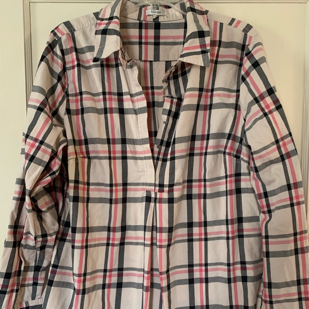 EUC Tyler Boe black, red and cream plaid tunic XL
